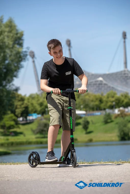 Міський самокат Schildkröt City Scooter Street Master 200mm Green чорно-зелений Уні Max:100 кг