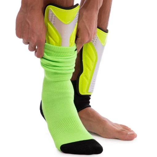 Щитки футбольные с защитой лодыжки FB-602P, размер M